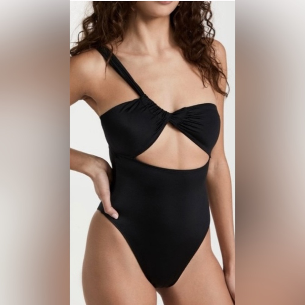 NWOT Bali Cutout One-Shoulder One-Piece